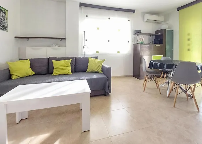 Cozy Apartment In Moncofa Playa With Kitchen