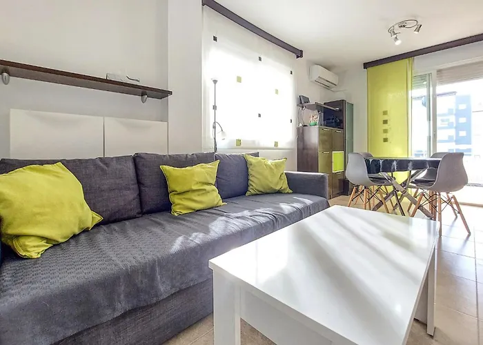 Cozy Apartment In Moncofa Playa With Kitchen